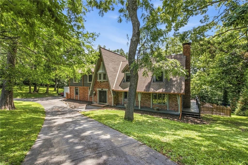 4015 N Briarcliff Road, Kansas City, MO 64116 Main Photo
