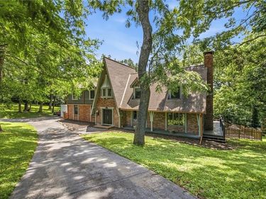 4015 N Briarcliff Road, Kansas City, MO 64116