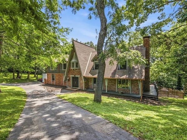 4015 N Briarcliff Road, Kansas City, MO 64116