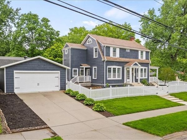 6446 Walnut Street, Kansas City, MO 64113