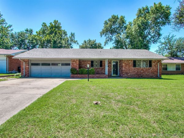 4929 Amherst Drive , Bartlesville, OK 74006