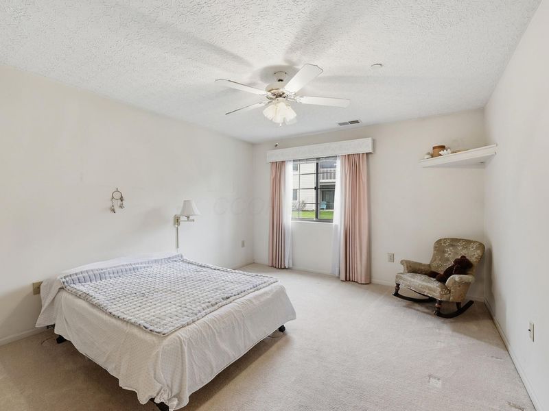 6729 Meadow Creek Drive Drive, Unit 102, Columbus, OH 43235 Photo 8