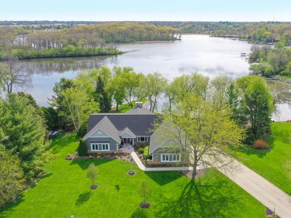 5025 Riverside Rd, Waterford, WI 53185