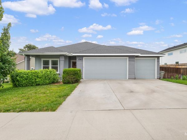 1567 NE Cinder Loop, Mountain Home, ID 83647