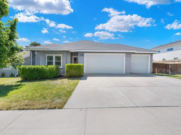 1567 NE Cinder Loop, Mountain Home, ID 83647