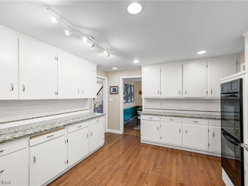 23706 Wimbledon Road, Shaker Heights, OH 44122 Photo 11