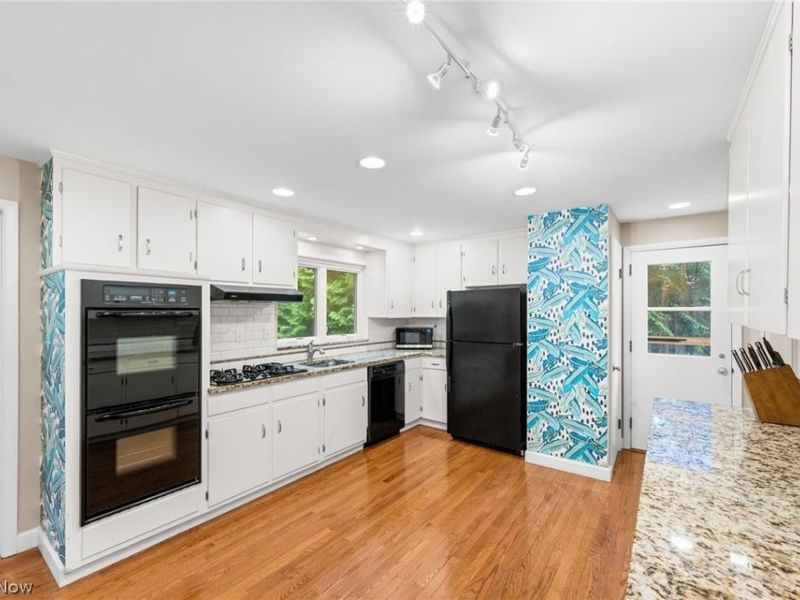 23706 Wimbledon Road, Shaker Heights, OH 44122 Photo 12