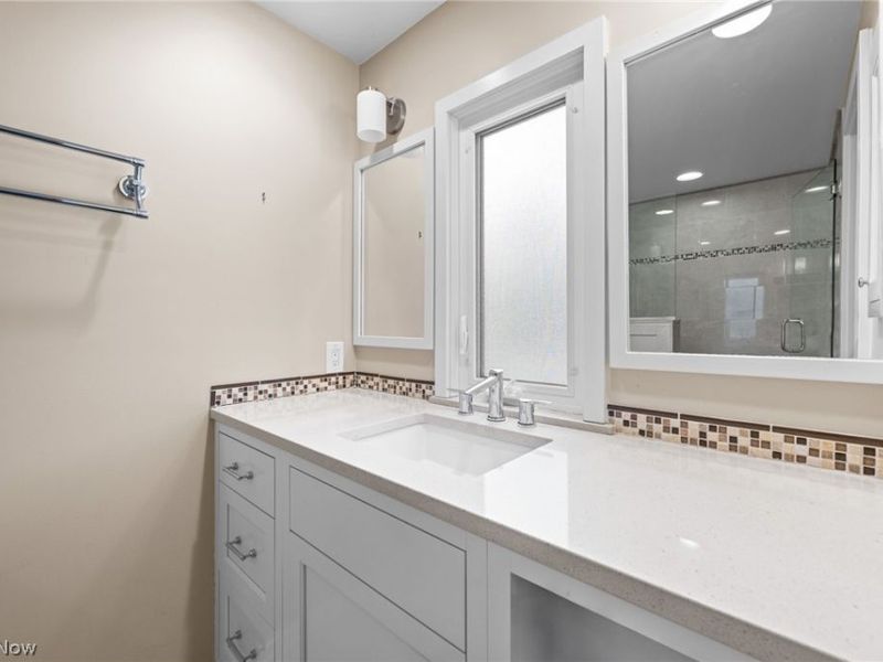 23706 Wimbledon Road, Shaker Heights, OH 44122 Photo 22