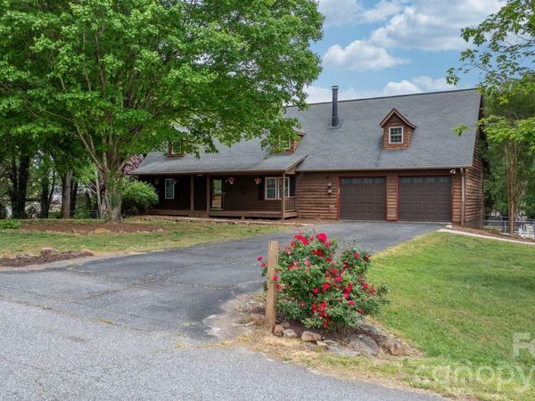 2025 34th Avenue Drive NE, Hickory, NC 28601