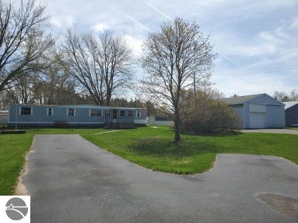 2890 Twin Lake Road, Lupton, MI 48635