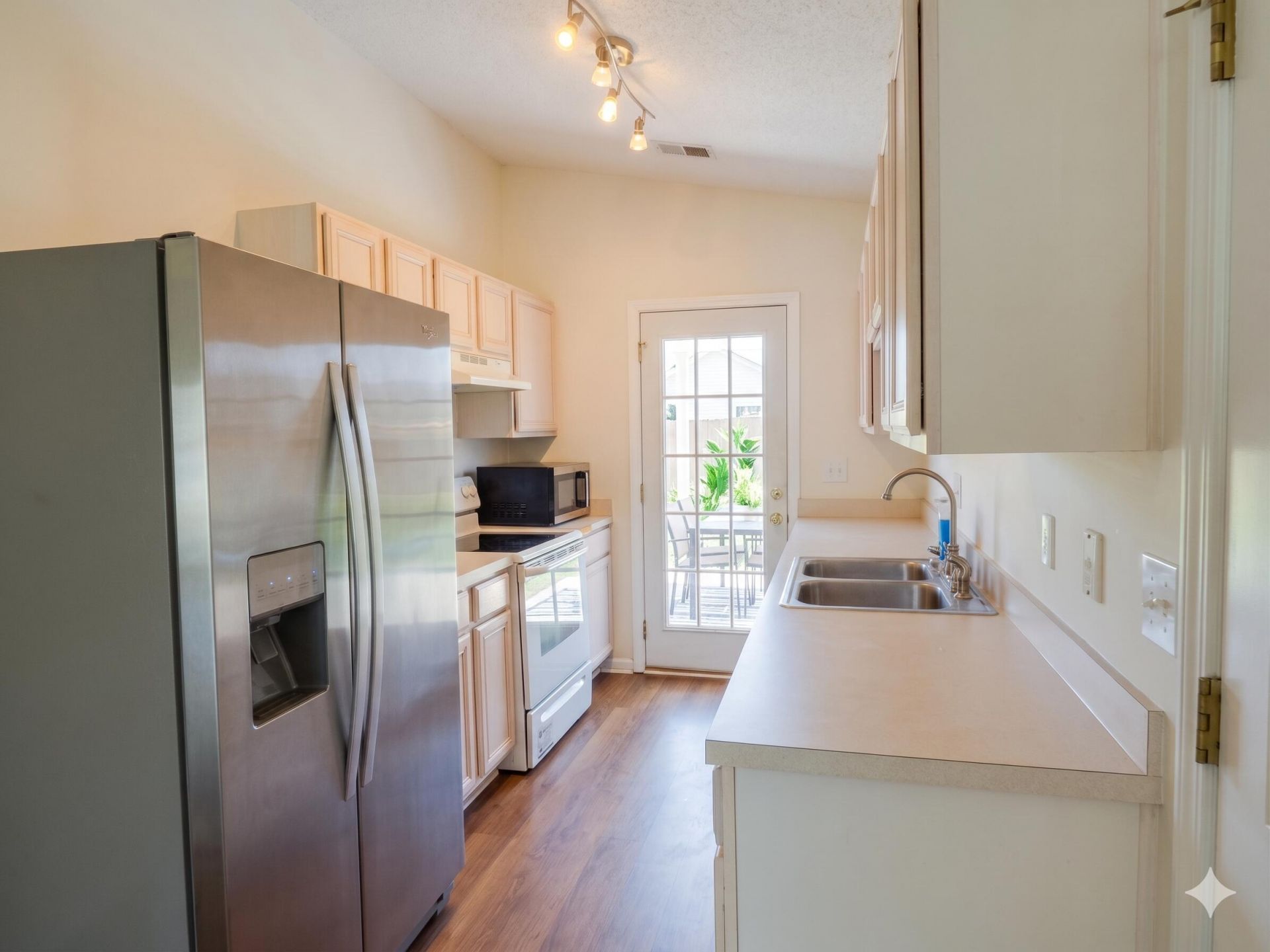 408 Jamestown Drive Photo 4