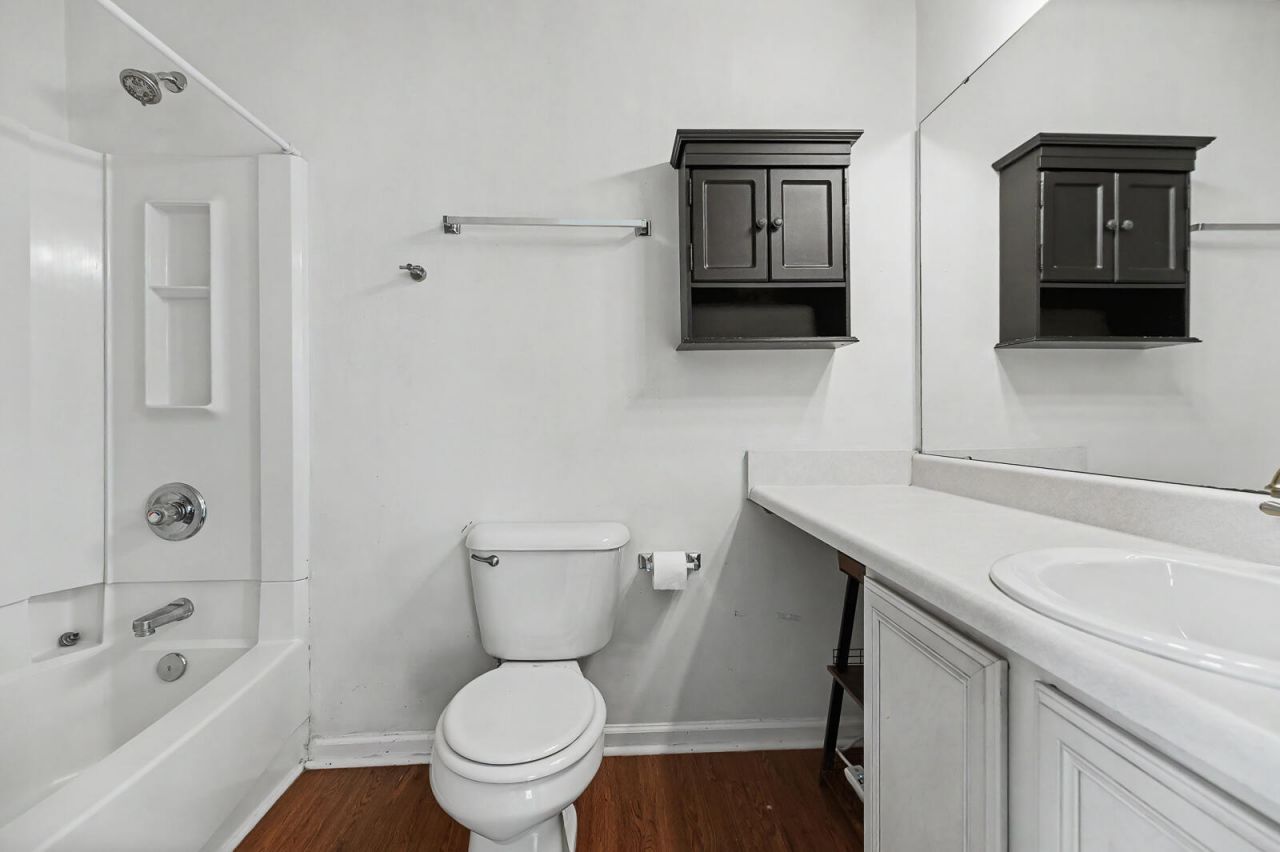 408 Jamestown Drive Photo 9