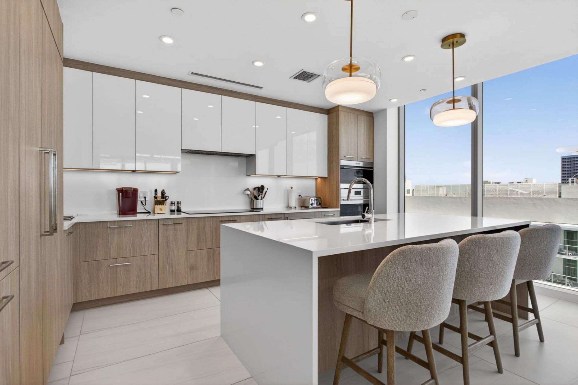 151 N Seabreeze Boulevard, Unit 1004, Fort Lauderdale, FL 33304 Photo