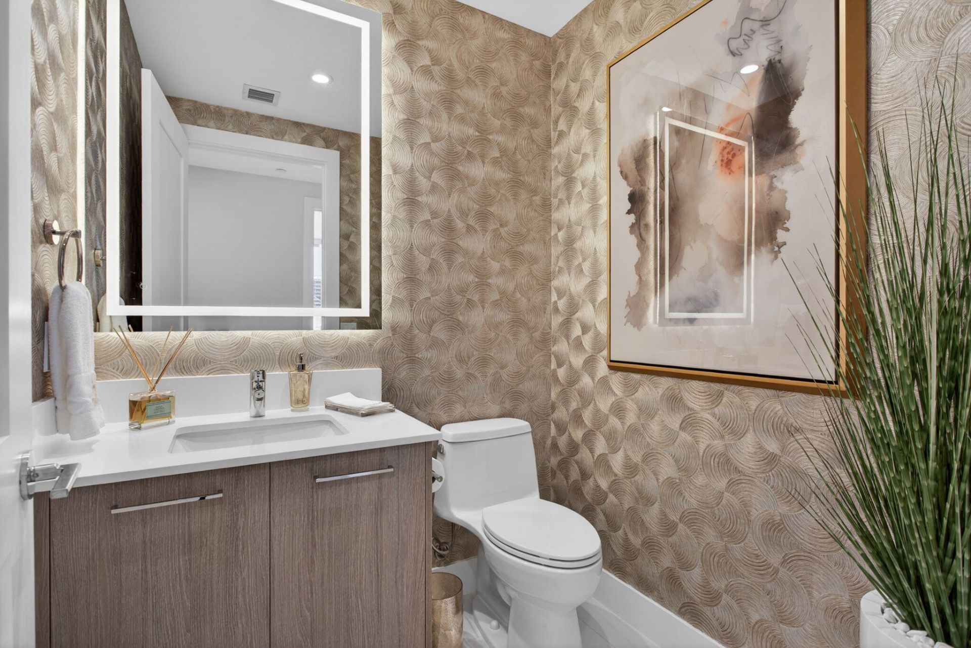 151 N Seabreeze Boulevard, Unit 1004, Fort Lauderdale, FL 33304 Photo