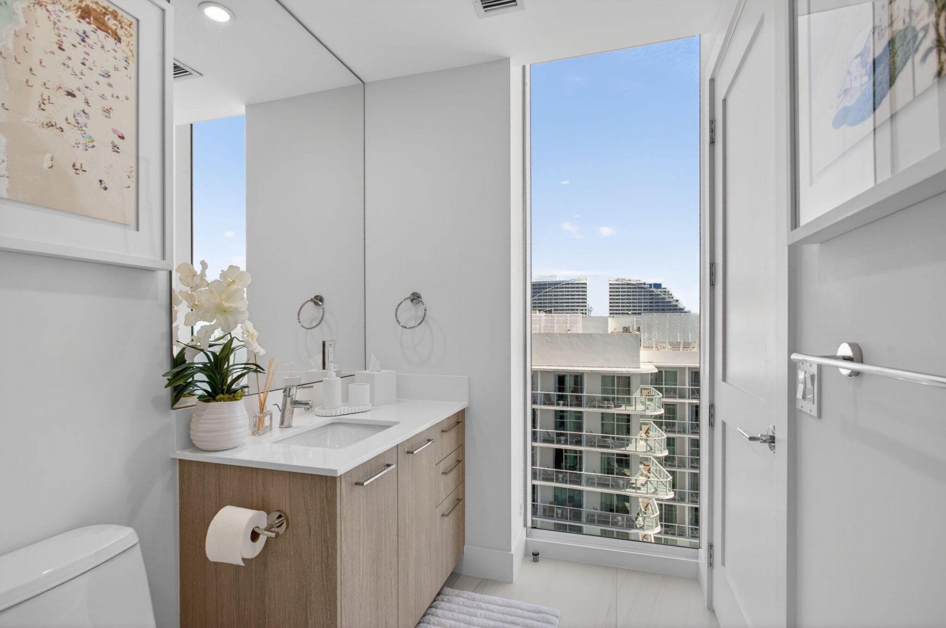 151 N Seabreeze Boulevard, Unit 1004, Fort Lauderdale, FL 33304 Photo