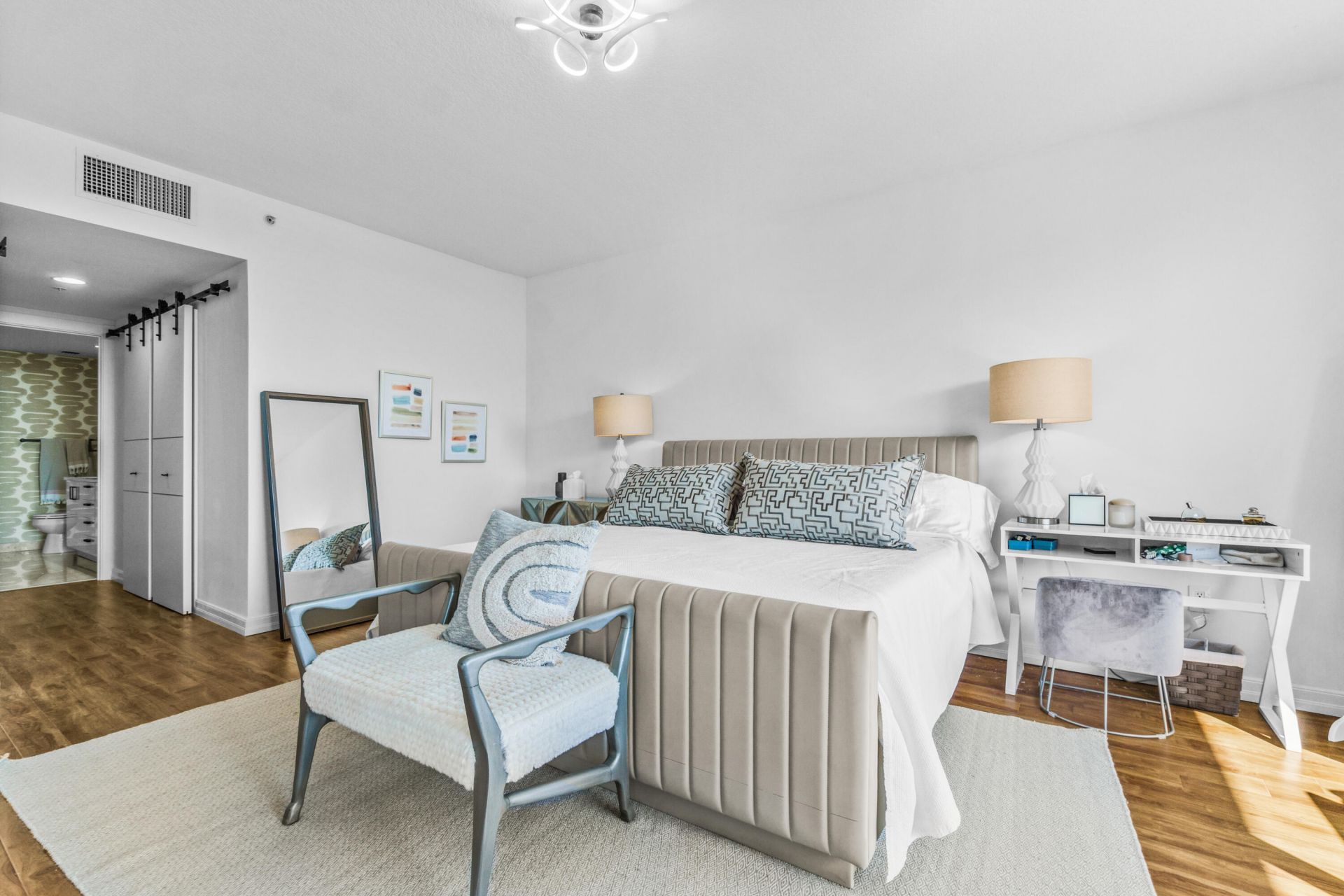 550 Okeechobee Boulevard, Unit 422, West Palm Beach, FL 33401 Photo