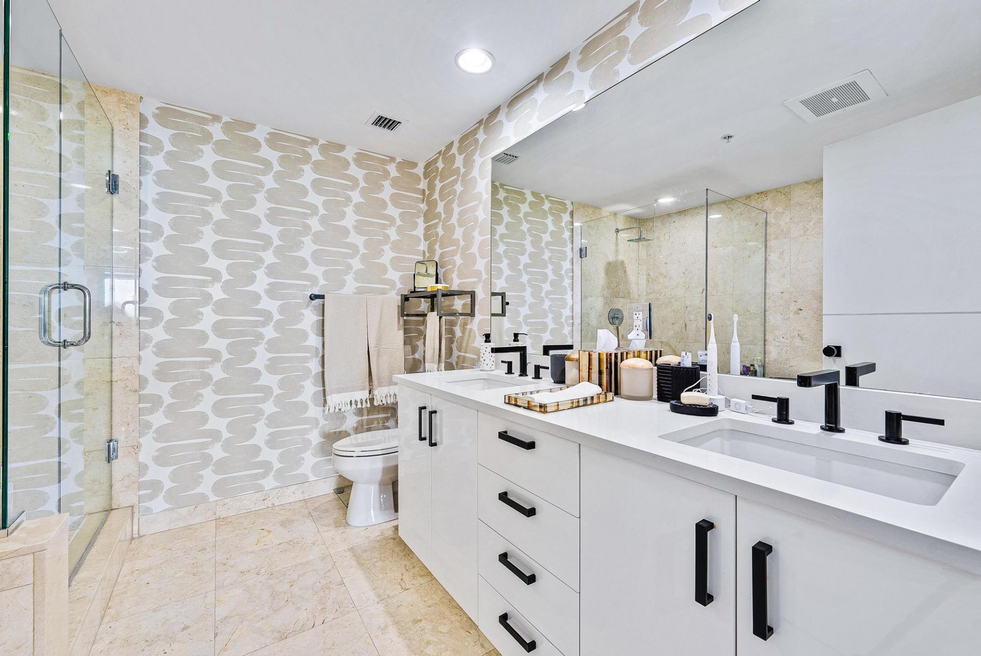 550 Okeechobee Boulevard, Unit 422, West Palm Beach, FL 33401 Photo