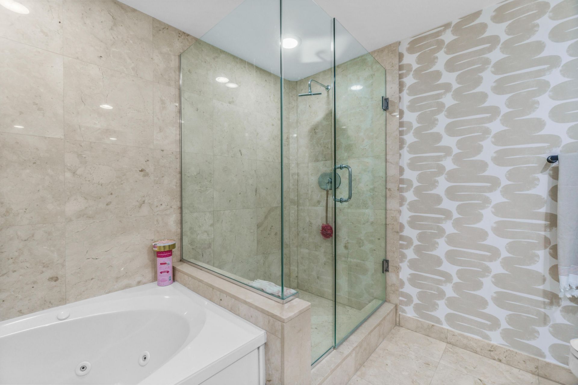 550 Okeechobee Boulevard, Unit 422, West Palm Beach, FL 33401 Photo