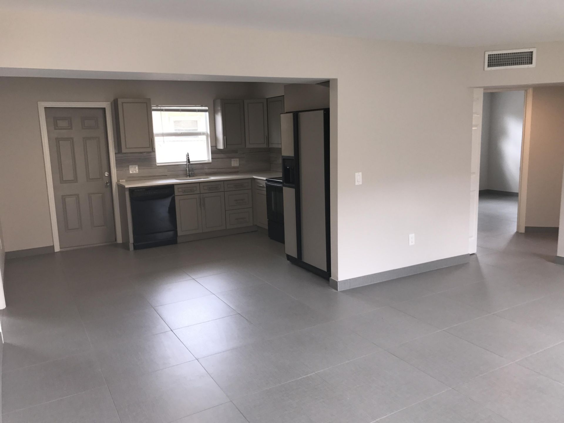 142 SW 8th Avenue, Unit Apt A, Delray Beach, FL 33444 Photo