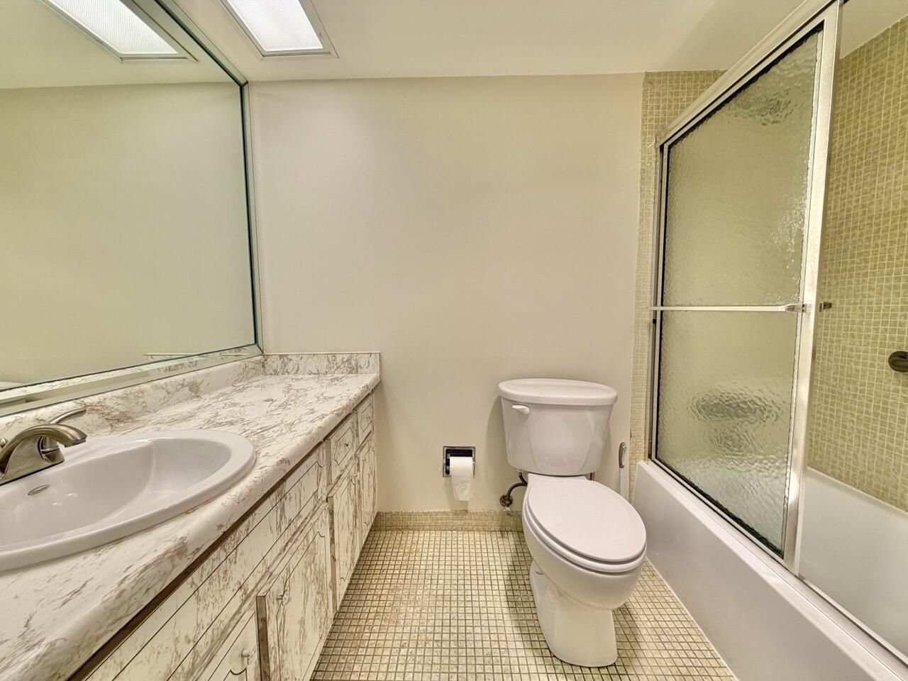 2800 N Palm Aire Drive, Unit 404, Pompano Beach, FL 33069 Photo