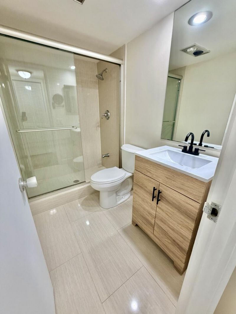 2800 N Palm Aire Drive, Unit 404, Pompano Beach, FL 33069 Photo