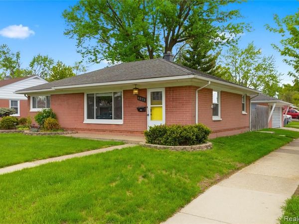1271 E Barrett Avenue, Madison Heights, MI 48071