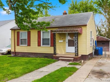 26316 Powers Avenue, Dearborn Heights, MI 48125