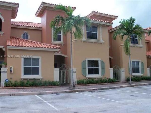 4933 N Harbor Isles Dr, Unit 202, Dania Beach, FL 33312