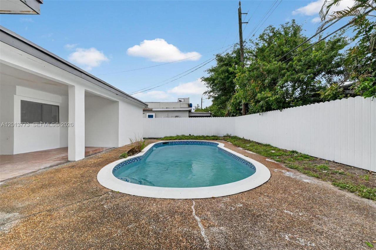 7311 Fairway Blvd, Miramar, FL 33023 Photo