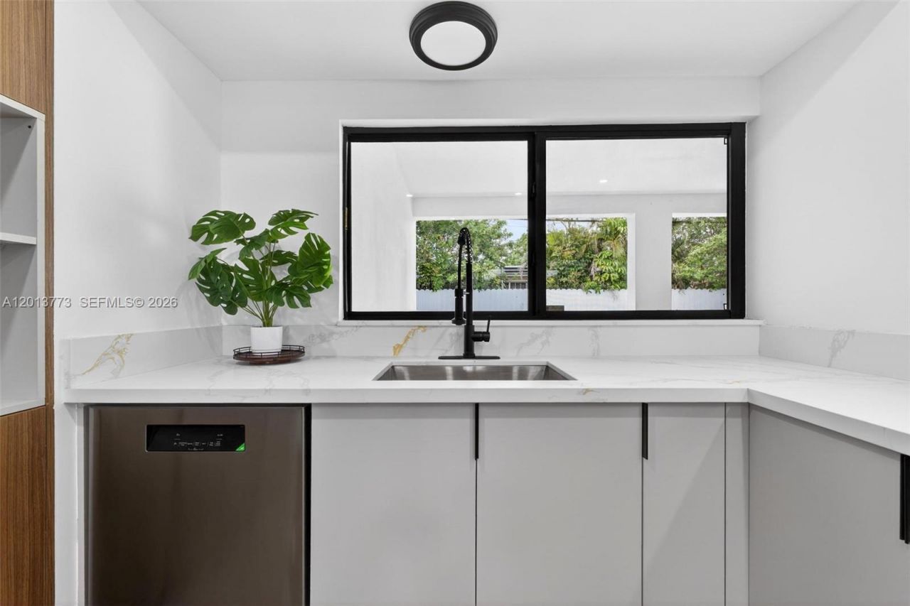 7311 Fairway Blvd, Miramar, FL 33023 Photo