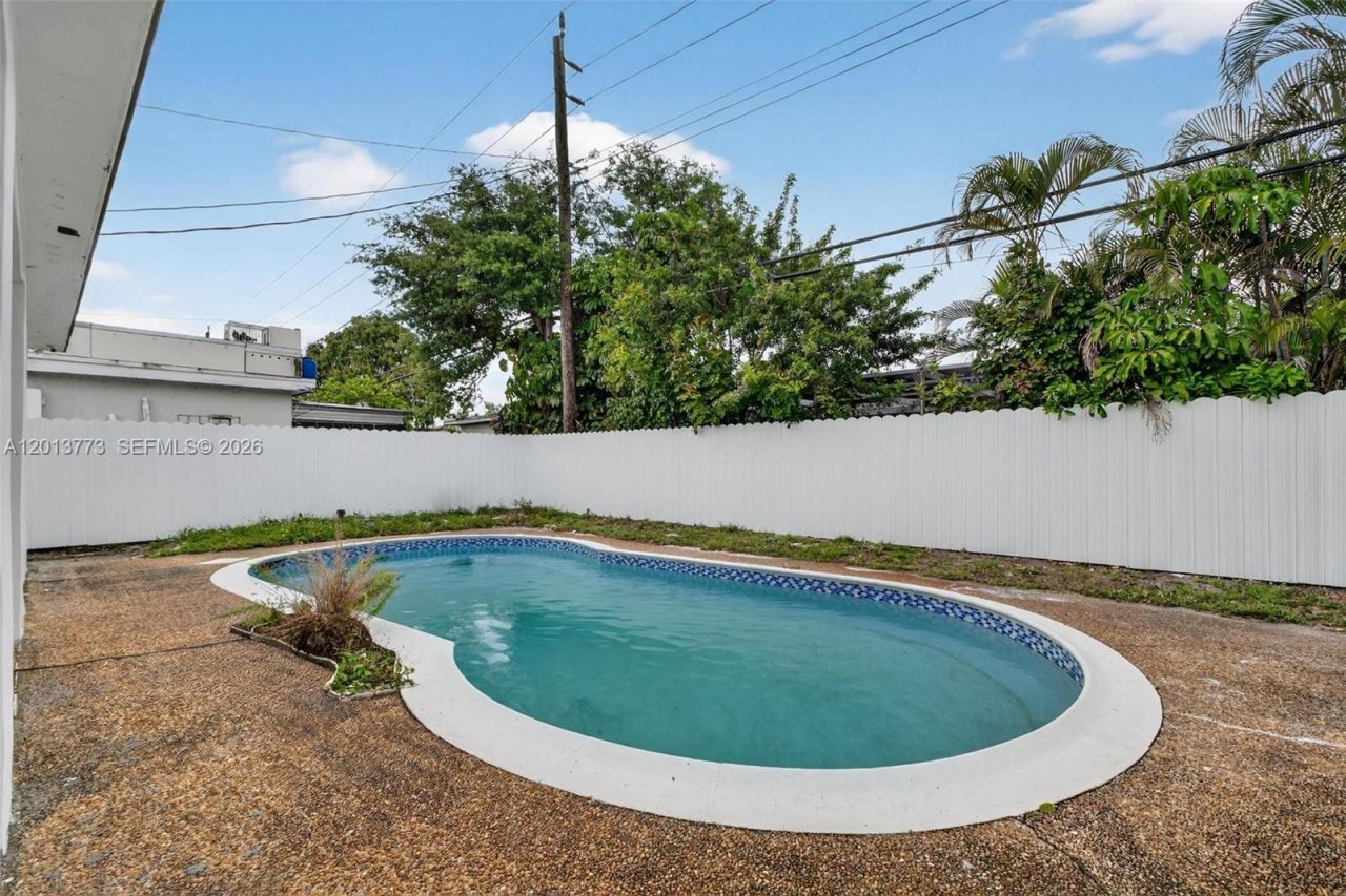 7311 Fairway Blvd, Miramar, FL 33023 Photo