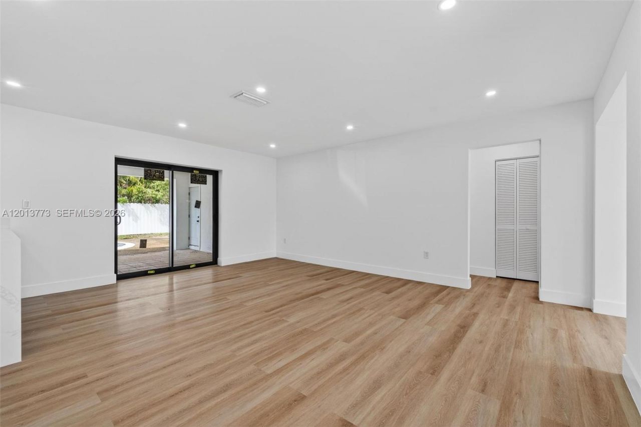 7311 Fairway Blvd, Miramar, FL 33023 Photo