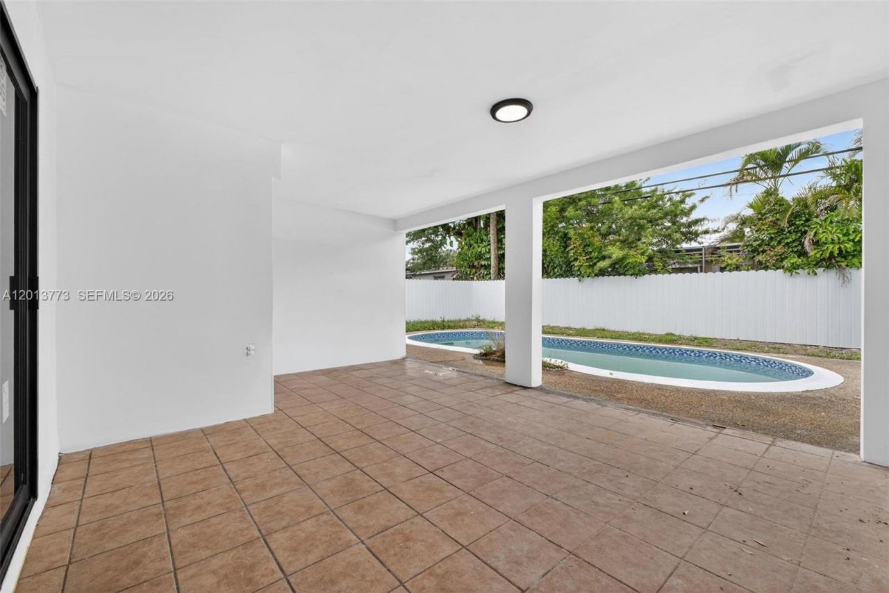 7311 Fairway Blvd, Miramar, FL 33023 Photo