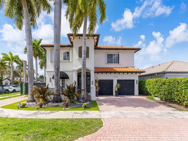 15395 SW 23rd St, Miami, FL 33185
