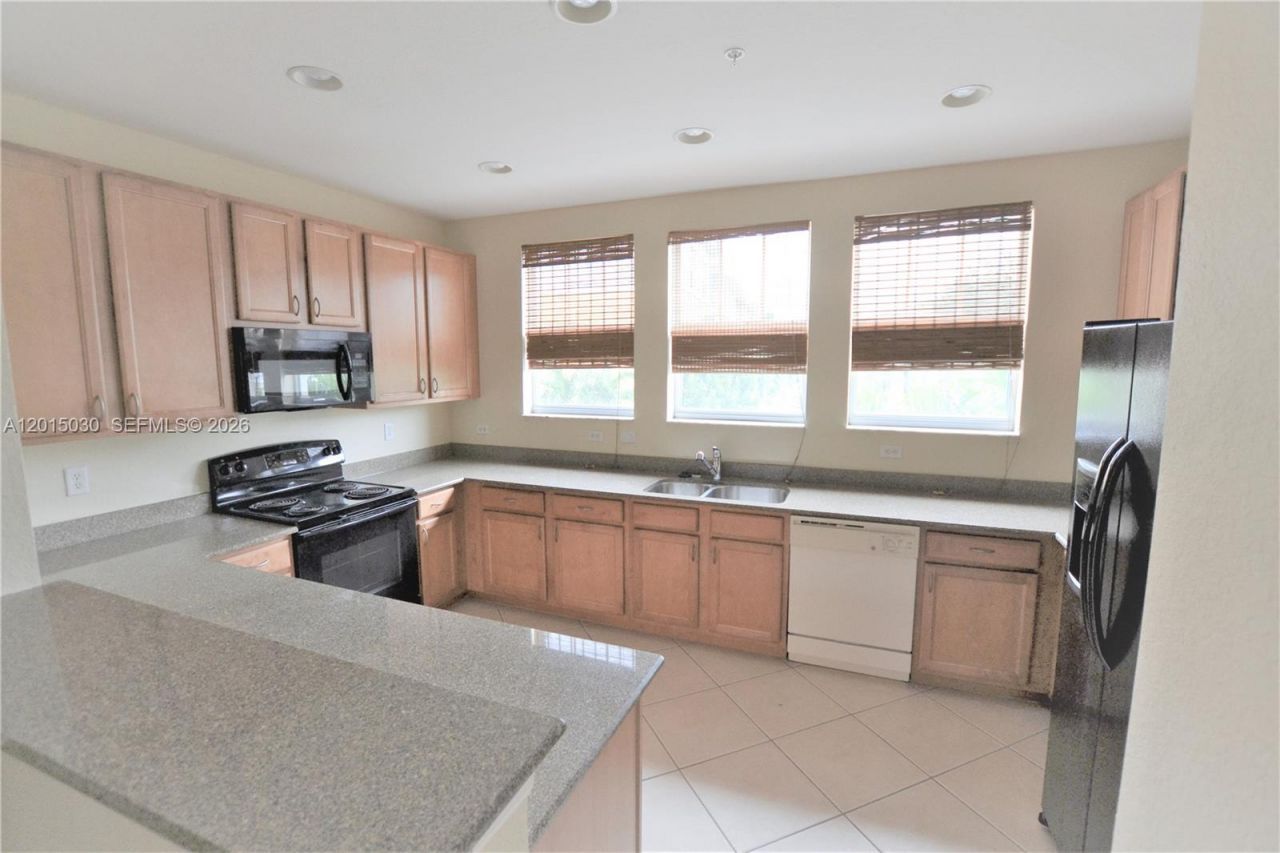 690 Amador Ln , Unit 2, West Palm Beach, FL 33401 Photo