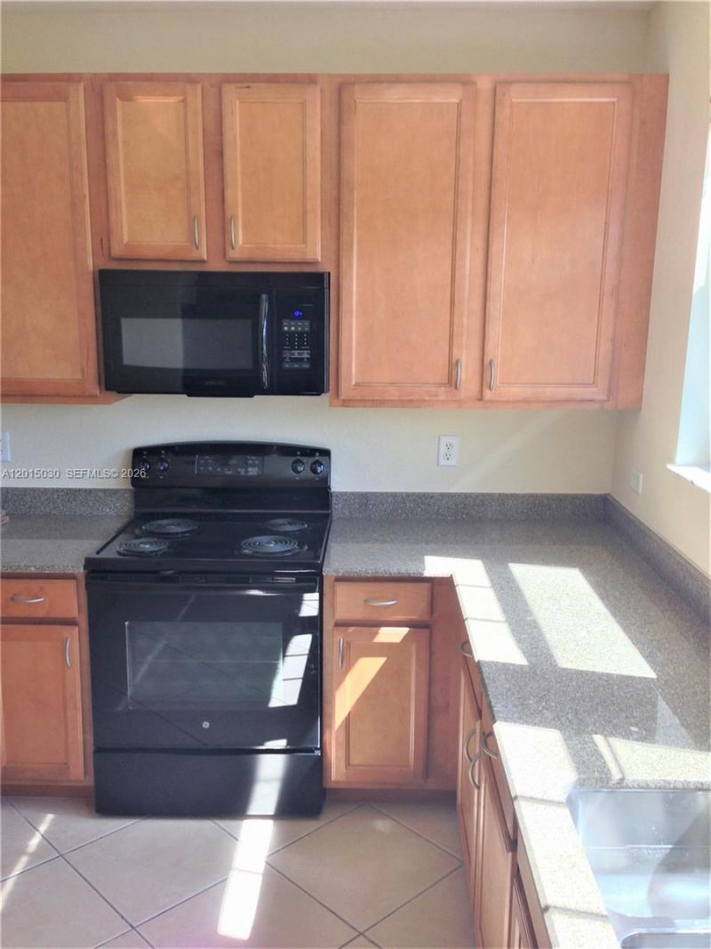 690 Amador Ln , Unit 2, West Palm Beach, FL 33401 Photo