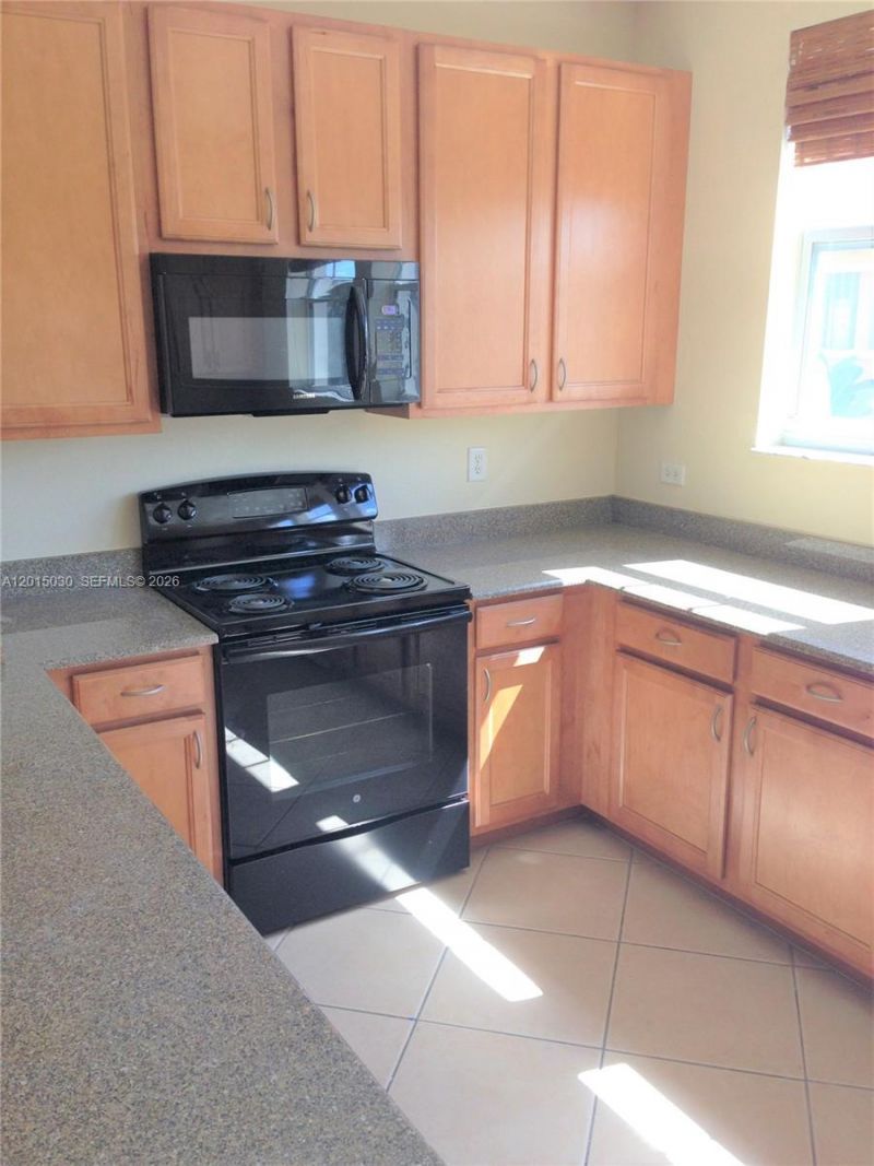 690 Amador Ln , Unit 2, West Palm Beach, FL 33401 Photo