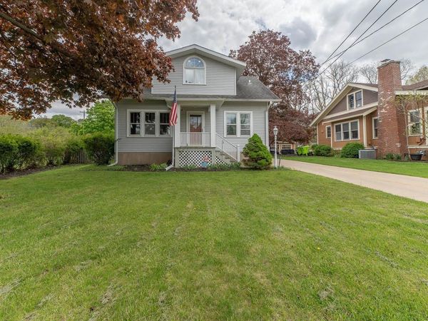 197 Geneva Street, Williams Bay, WI 53191