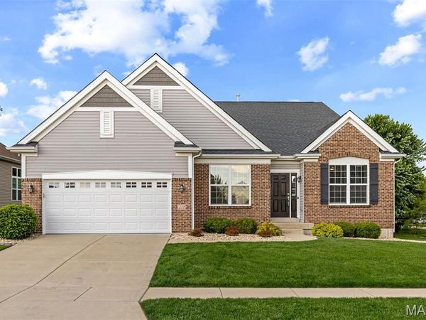 221 Northern Pines Court, St Peters, MO 63376