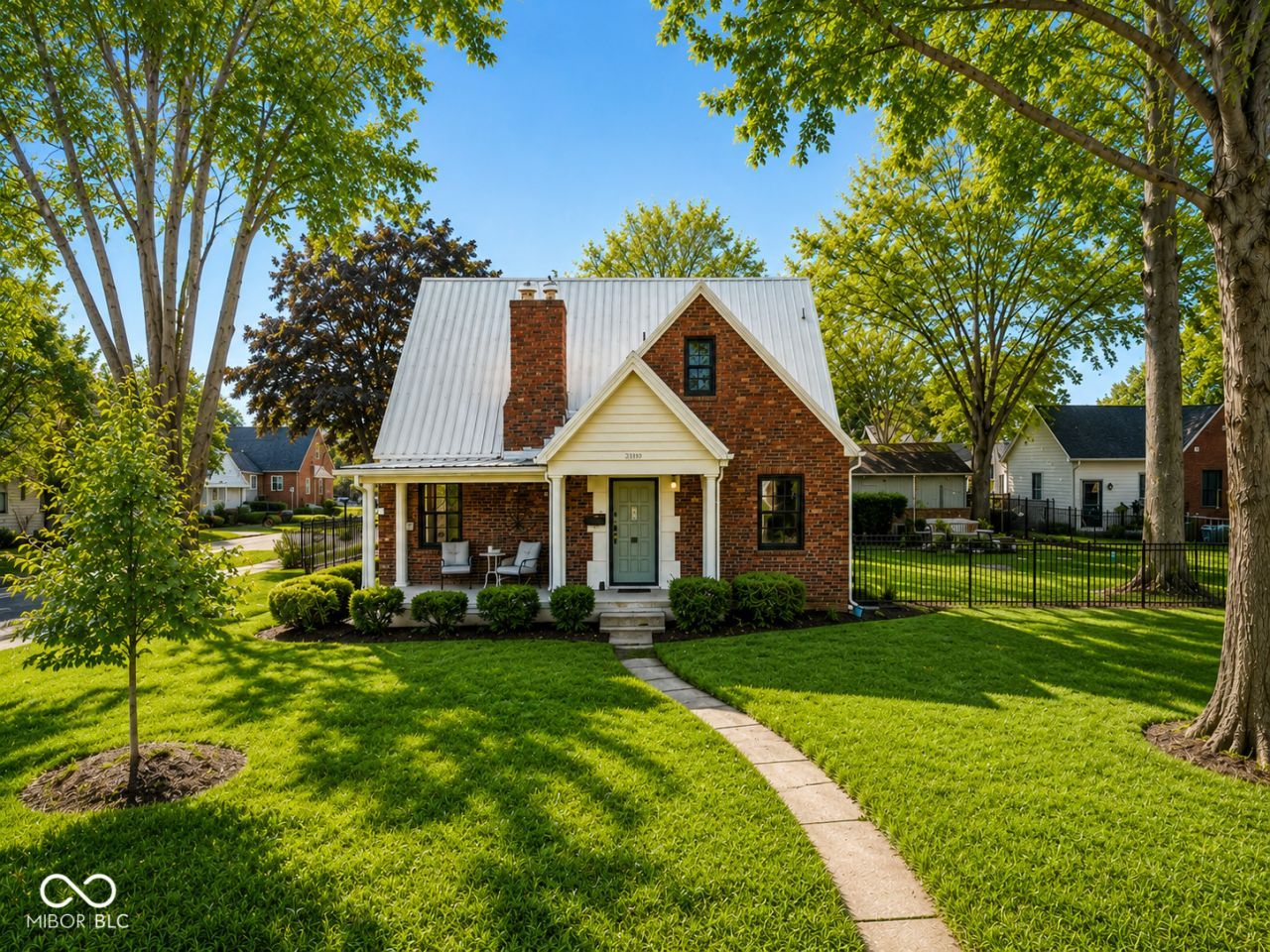 2339 Lafayette Avenue, Columbus, IN 47201 Main Photo
