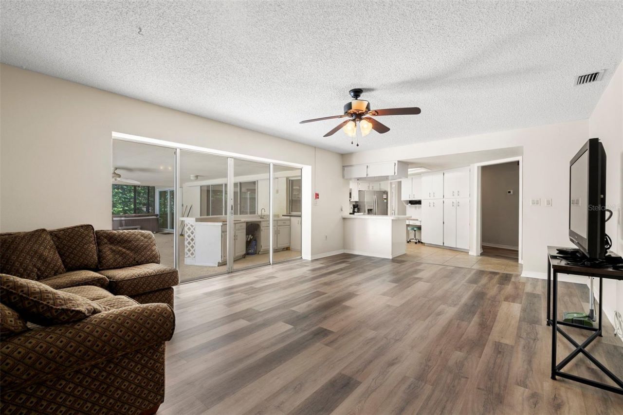 207 Dunbridge Drive, Palm Harbor, FL 34684 Photo