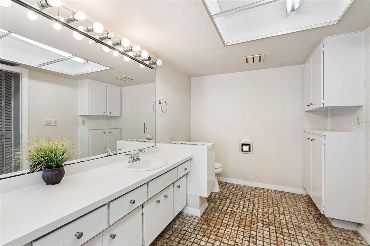 207 Dunbridge Drive, Palm Harbor, FL 34684 Photo