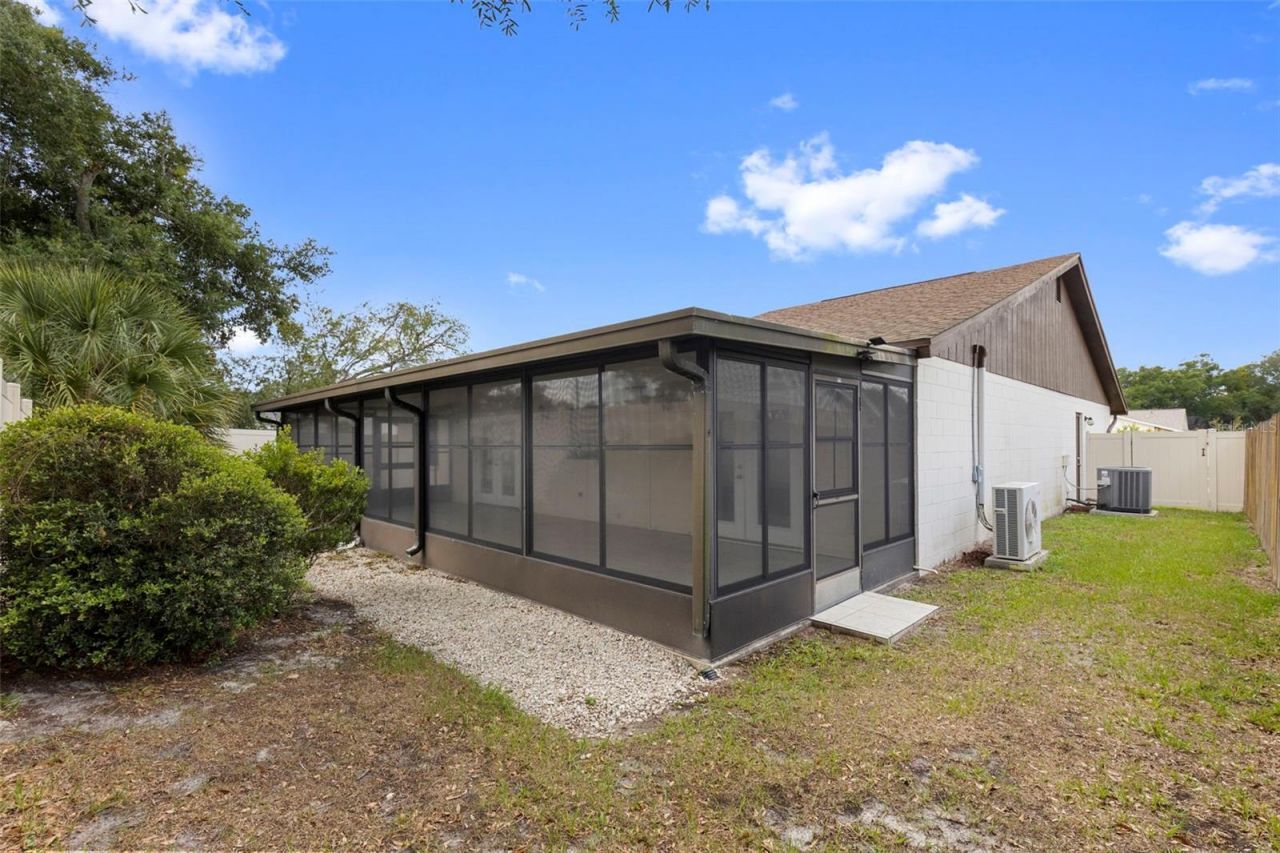 1836 Craven Drive , Seffner, FL 33584 Photo