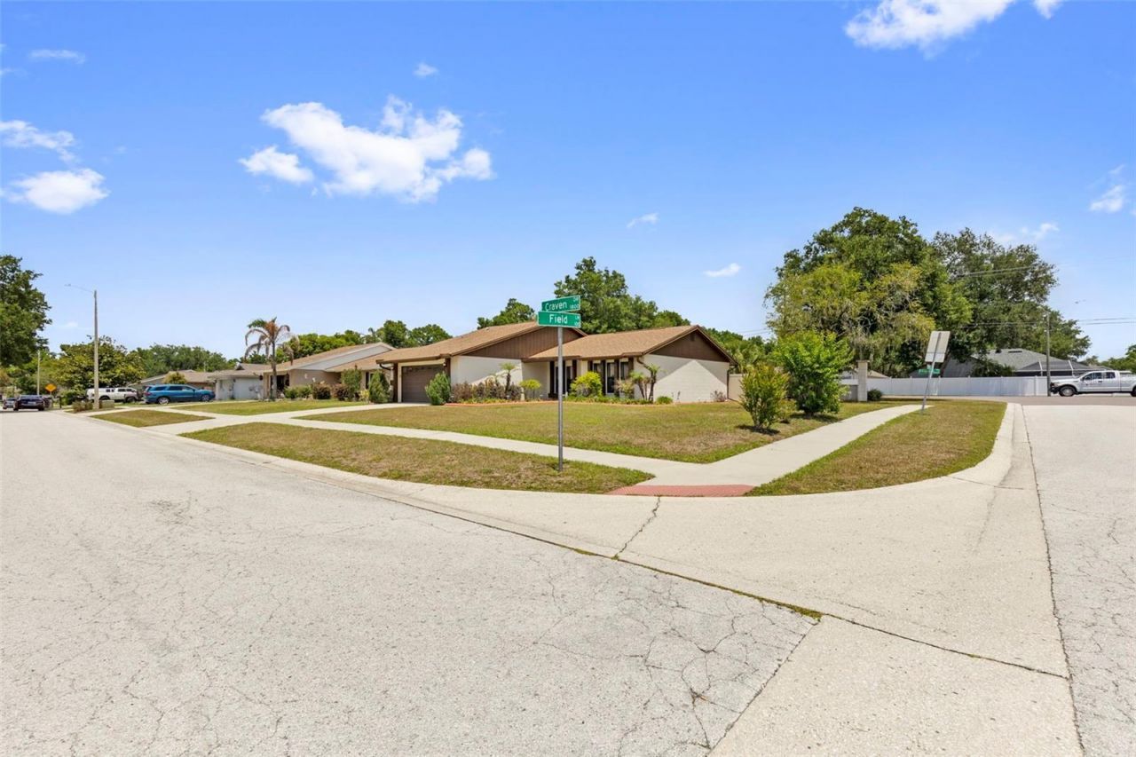 1836 Craven Drive , Seffner, FL 33584 Photo