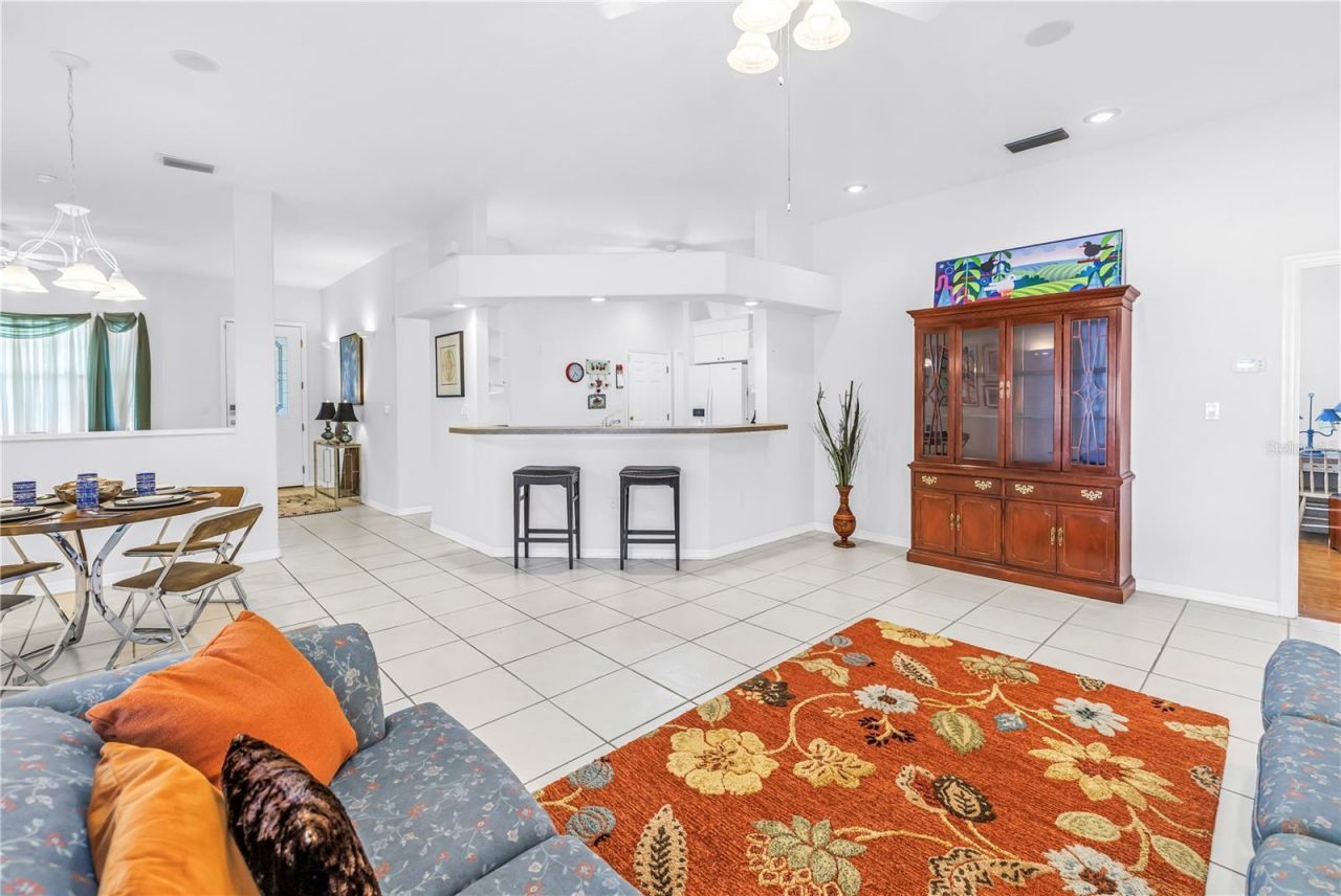 459 Northmoor Avenue N, Saint Petersburg, FL 33702 Photo