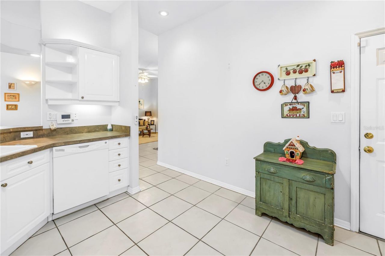 459 Northmoor Avenue N, Saint Petersburg, FL 33702 Photo