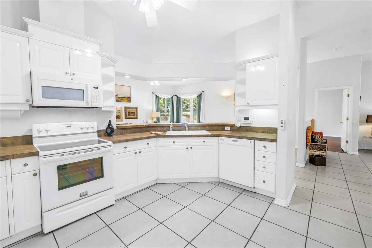 459 Northmoor Avenue N, Saint Petersburg, FL 33702 Photo