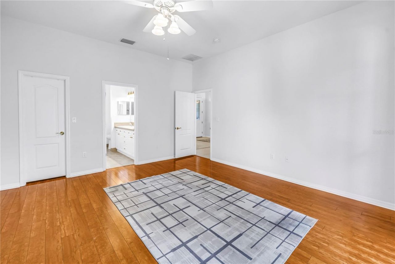 459 Northmoor Avenue N, Saint Petersburg, FL 33702 Photo