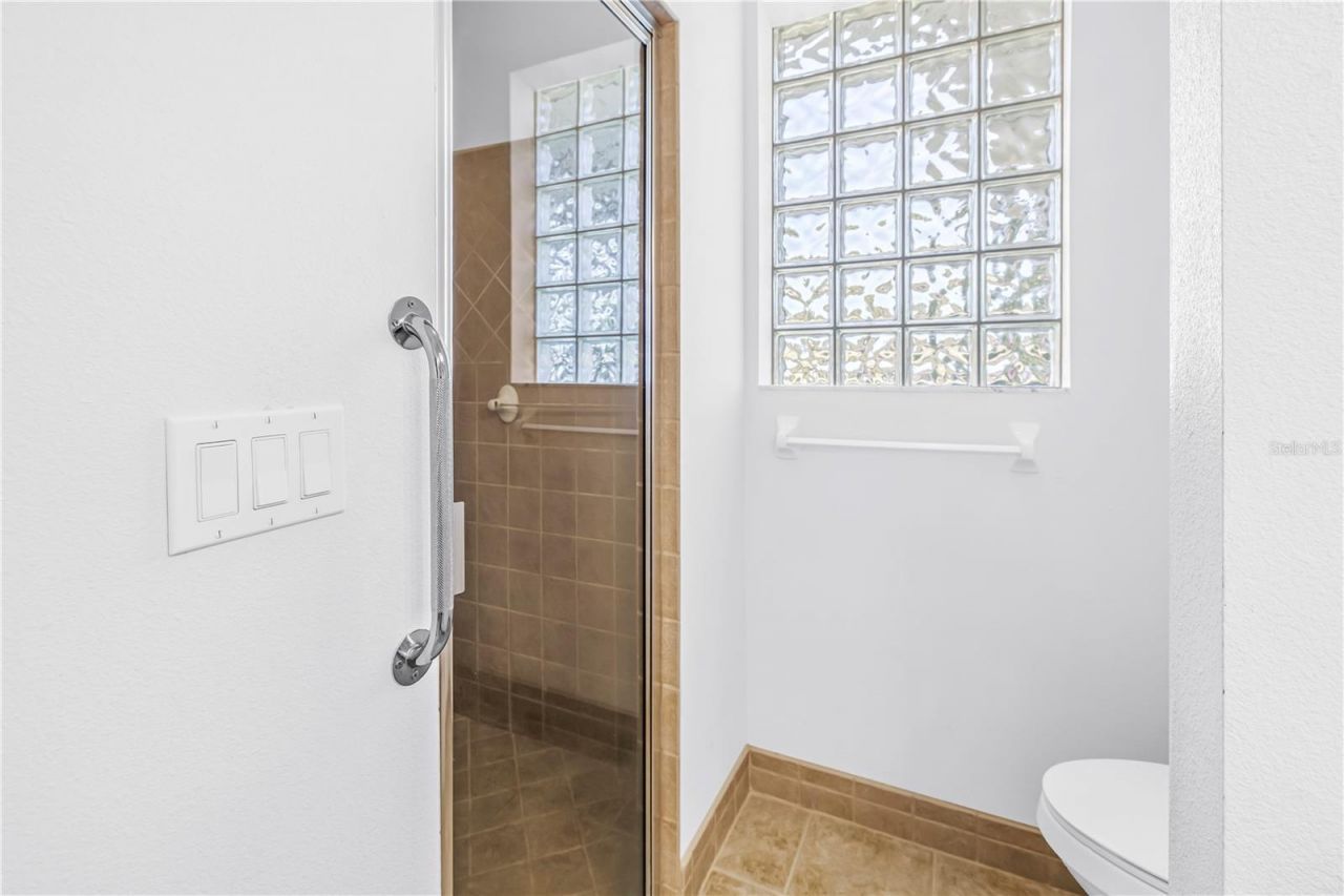 459 Northmoor Avenue N, Saint Petersburg, FL 33702 Photo