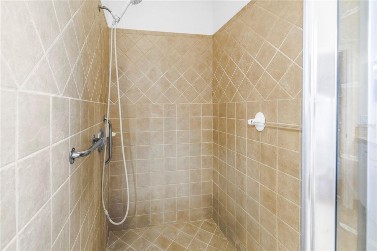 459 Northmoor Avenue N, Saint Petersburg, FL 33702 Photo